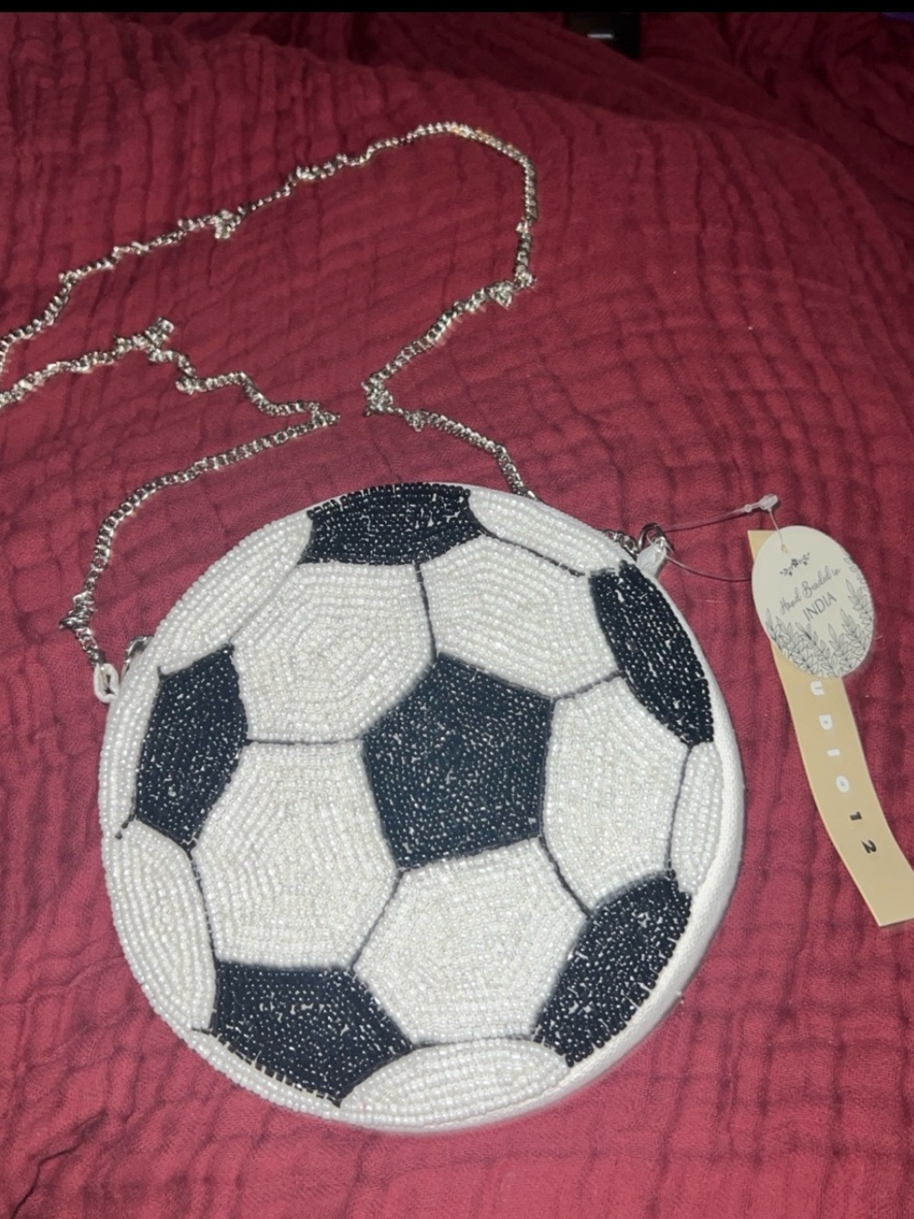NWT BEADED SOCCER BALL CROSSBODY BAG//HAND MADE IN INDIA//7” DIA//24.5” CHAIN
